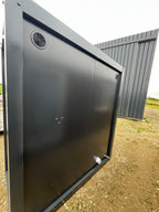 Sanitärcontainer mit WC, Waschbecken und anschließbarer Dusche, Grau