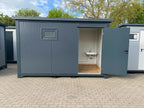 Sanitärbehälter für Menschen mit Behinderungen. Toilette mit Rampe (Ref: 3907)